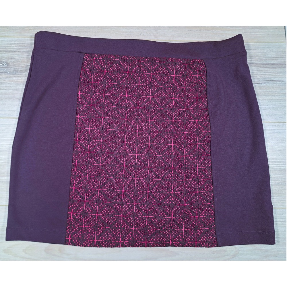 American Eagle Outfitters Burgundy Pink Jacquard Mini Skirt Size 18 Zip Back